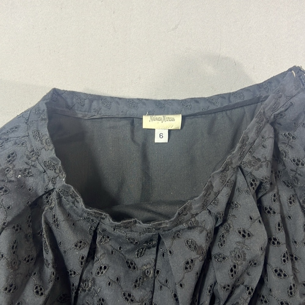 Neiman Marcus black midi skirt size 6 - Picture 2 of 10